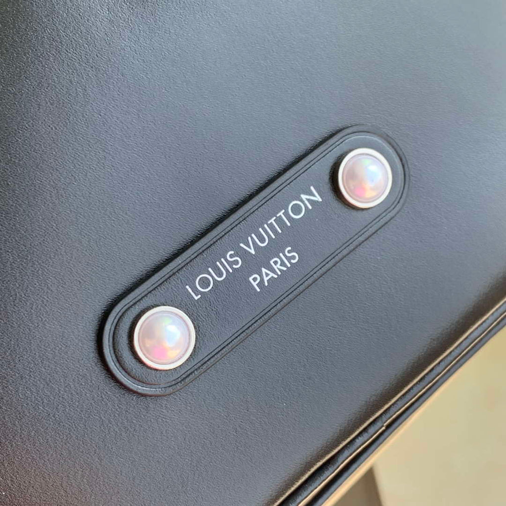 LV M13985 Louis Vuitton No¨¦ Cargo Small Bucket-style Bag Black