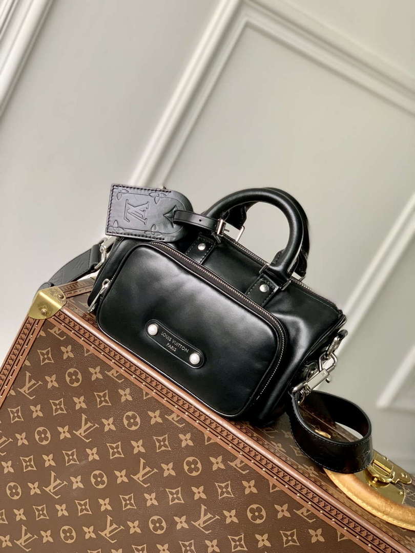 LV M13988 Louis Vuitton Keepall Cargo Bandouliere 25 Bag Black