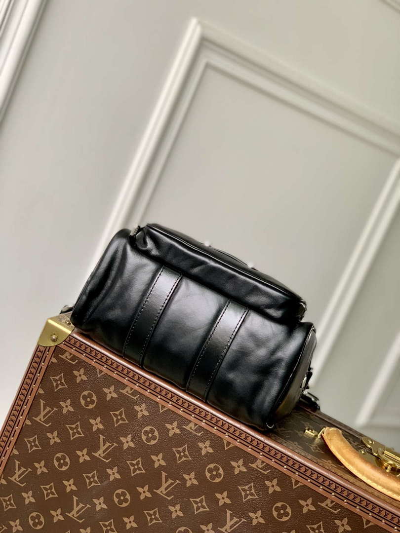 LV M13988 Louis Vuitton Keepall Cargo Bandouliere 25 Bag Black