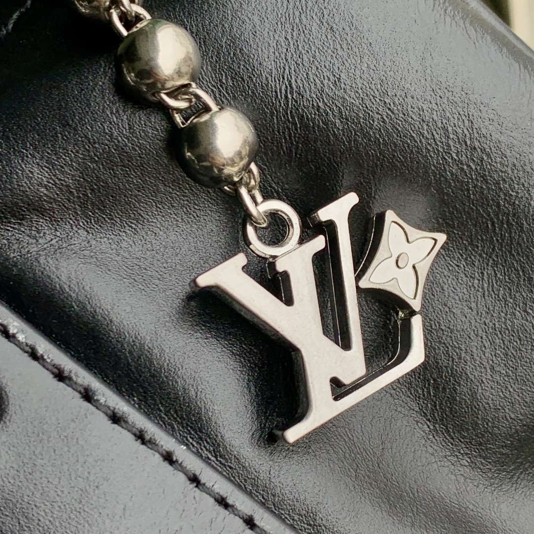 LV M13988 Louis Vuitton Keepall Cargo Bandouliere 25 Bag Black - Default Title - View 5