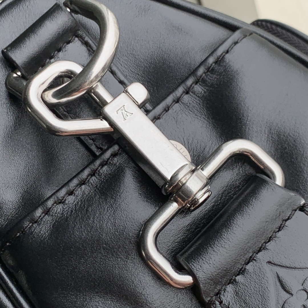 LV M13988 Louis Vuitton Keepall Cargo Bandouliere 25 Bag Black