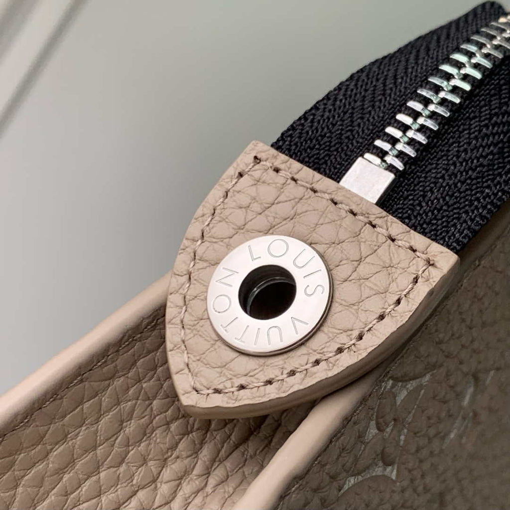LV M13666 Louis Vuitton Pochette Voyage MM Bag Brown
