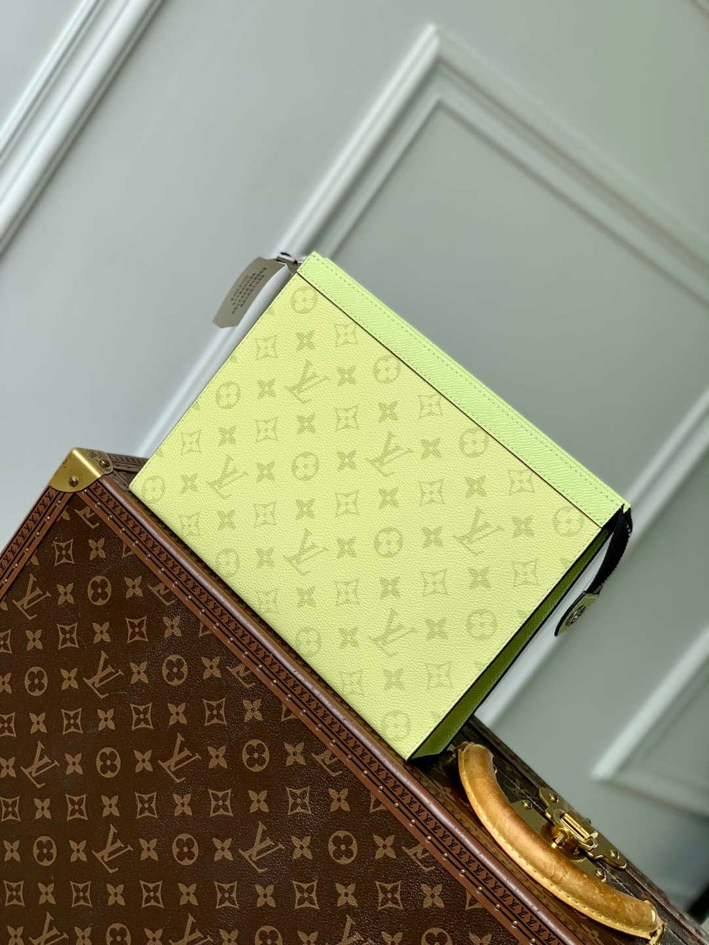 LV M14011 Louis Vuitton Pochette Voyage MM Bag Lemon Green