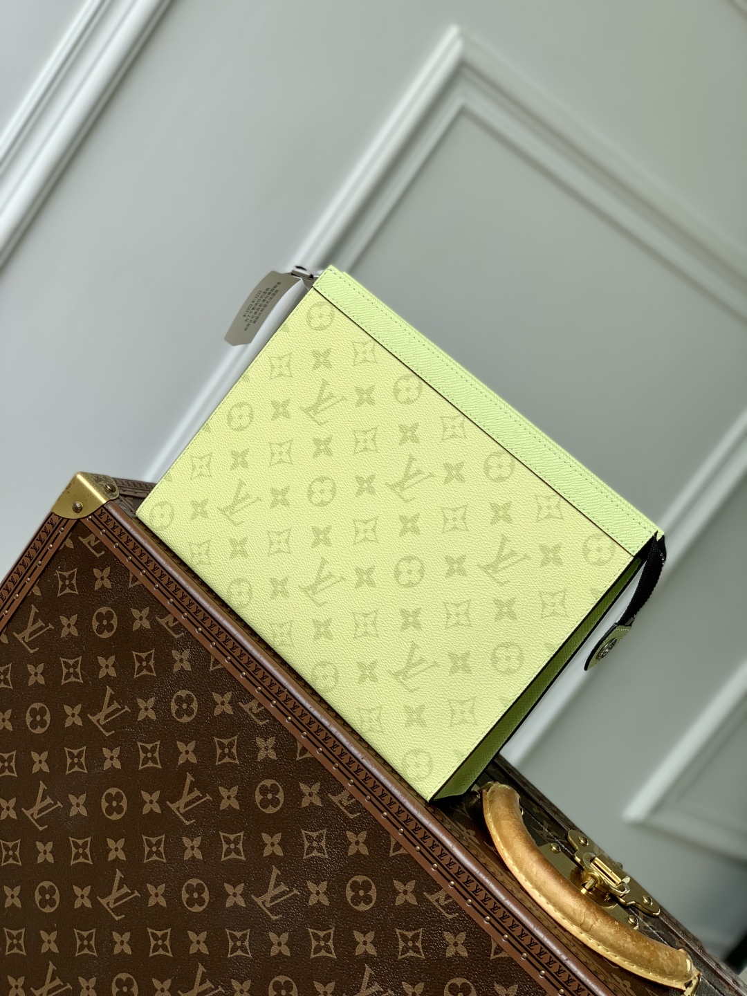 LV M14011 Louis Vuitton Pochette Voyage MM Bag Lemon Green