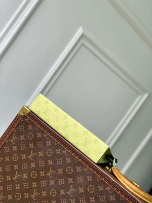 LV M14011 Louis Vuitton Pochette Voyage MM Bag Lemon Green - Default Title - View 4