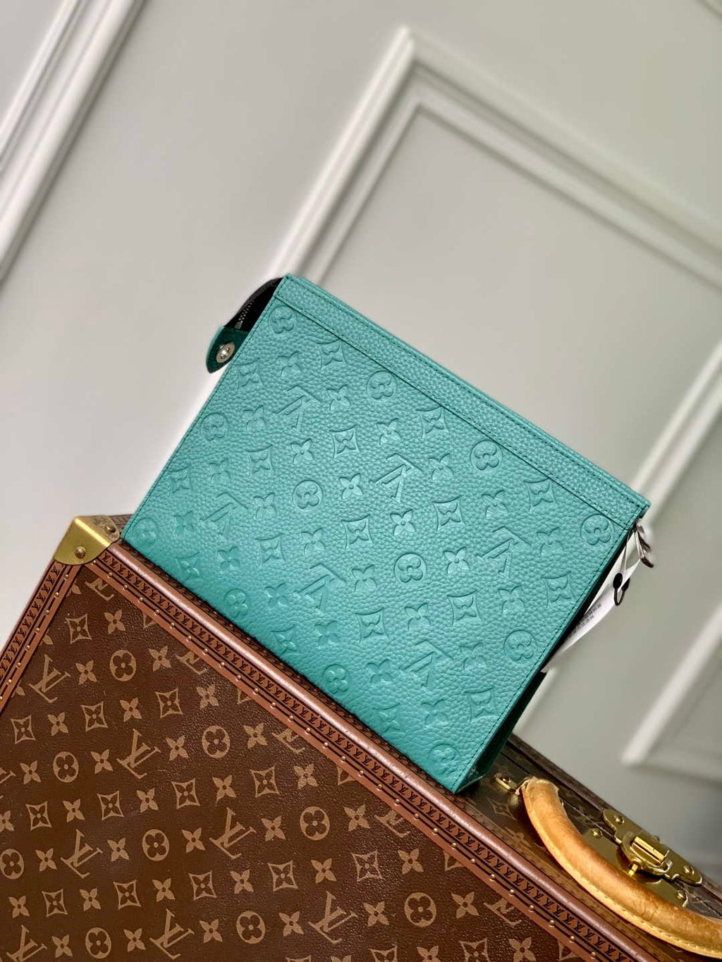 LV M13666 Louis Vuitton Pochette Voyage MM Bag new Green