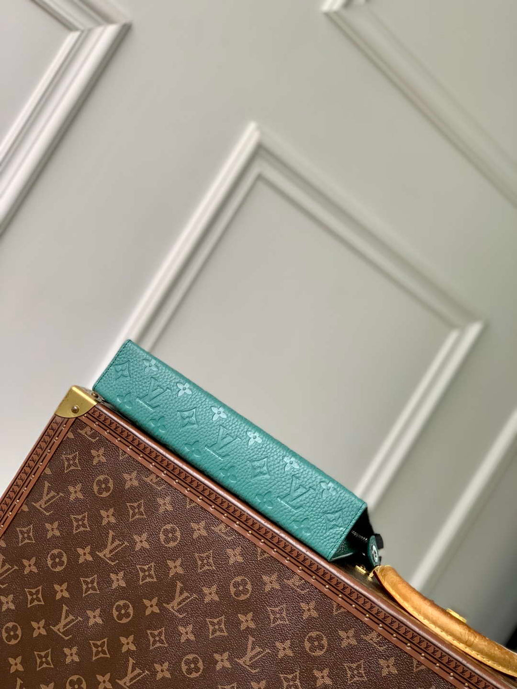 LV M13666 Louis Vuitton Pochette Voyage MM Bag new Green