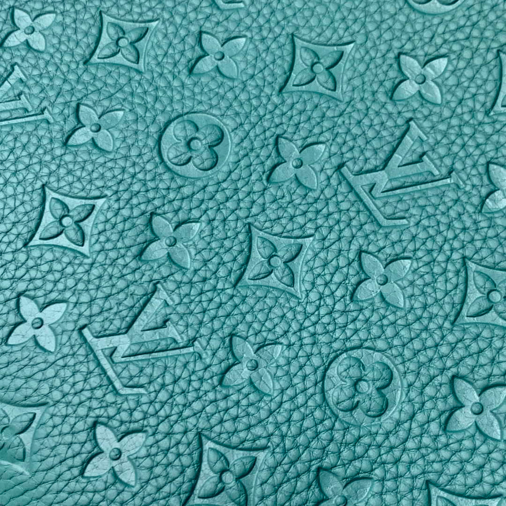 LV M13666 Louis Vuitton Pochette Voyage MM Bag new Green