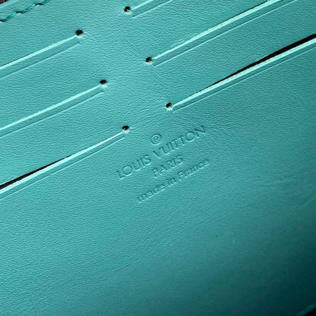 LV M13666 Louis Vuitton Pochette Voyage MM Bag new Green