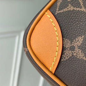 LV M14024 Louis Vuitton Amazone Cross-body Bag Monogram - Default Title - View 7