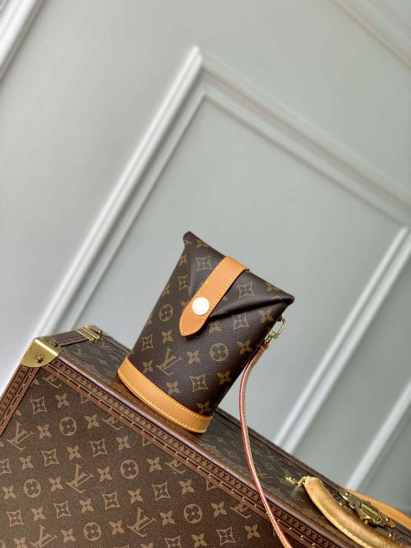 LV M14056 Louis Vuitton Envelope Pouch Bag Monogram