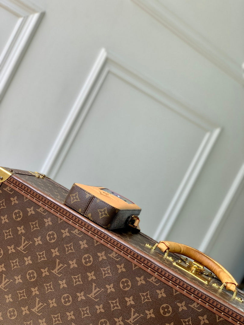 LV M14063 Louis Vuitton Music Player Wearable Wallet