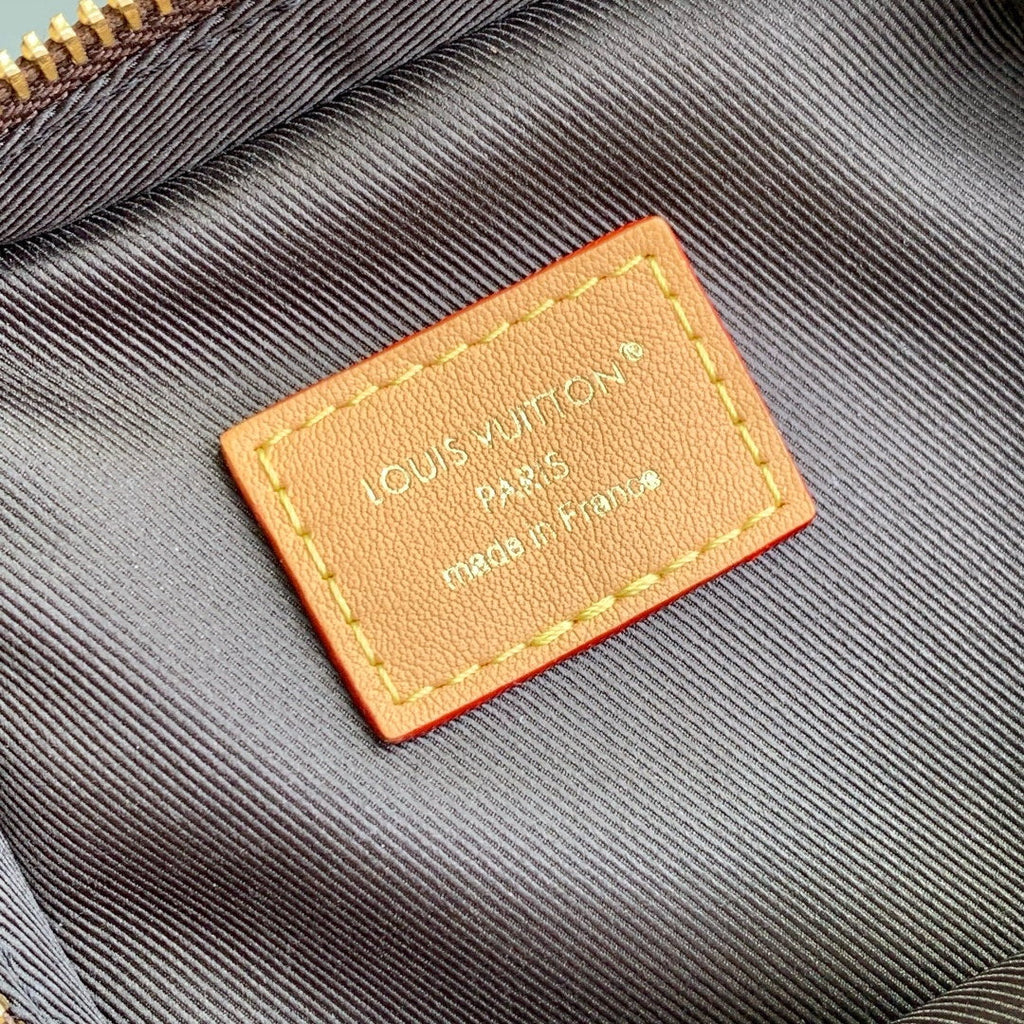 LV M14063 Louis Vuitton Music Player Wearable Wallet