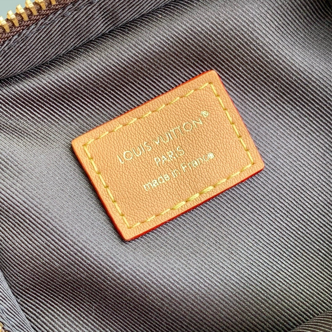LV M14063 Louis Vuitton Music Player Wearable Wallet