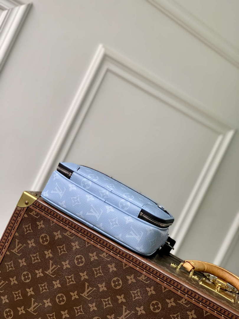 LV M14073 Louis Vuitton M31069 Alpha Messenger Bag Sky Blue