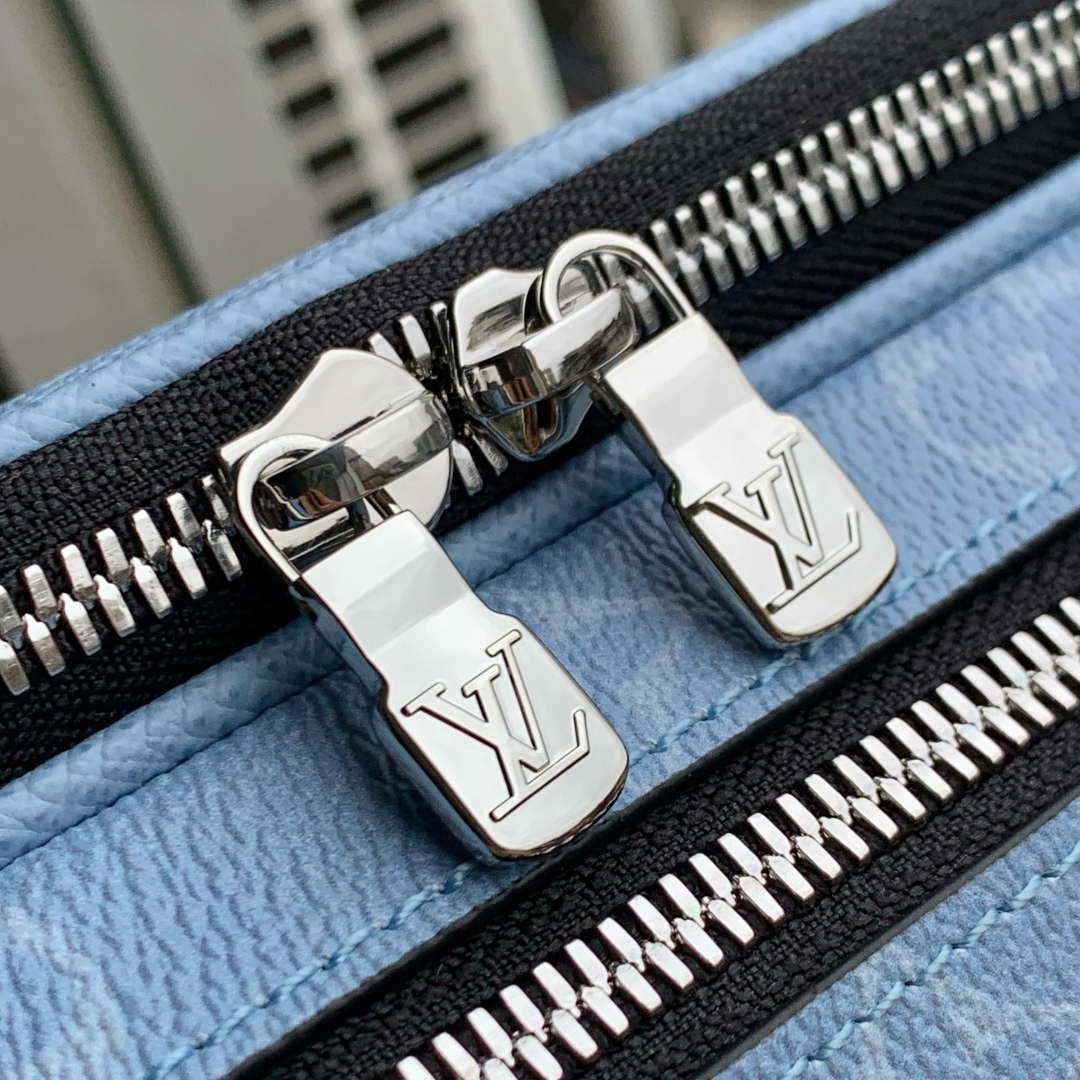 LV M14073 Louis Vuitton M31069 Alpha Messenger Bag Sky Blue