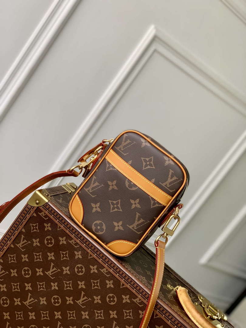 LV M14106 Louis Vuitton Danube Cross-body Bag Monogram