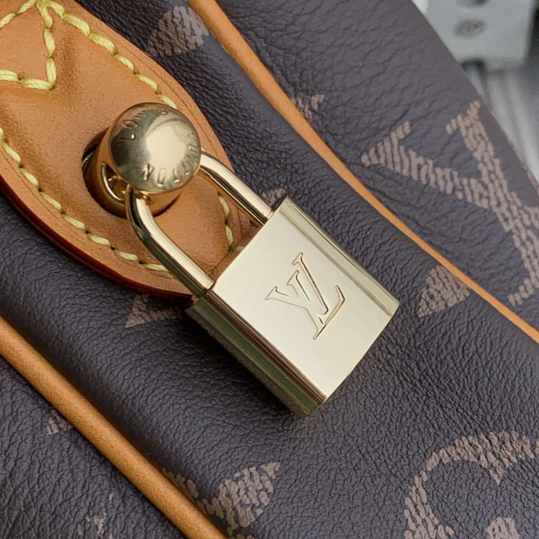 LV M14106 Louis Vuitton Danube Cross-body Bag Monogram