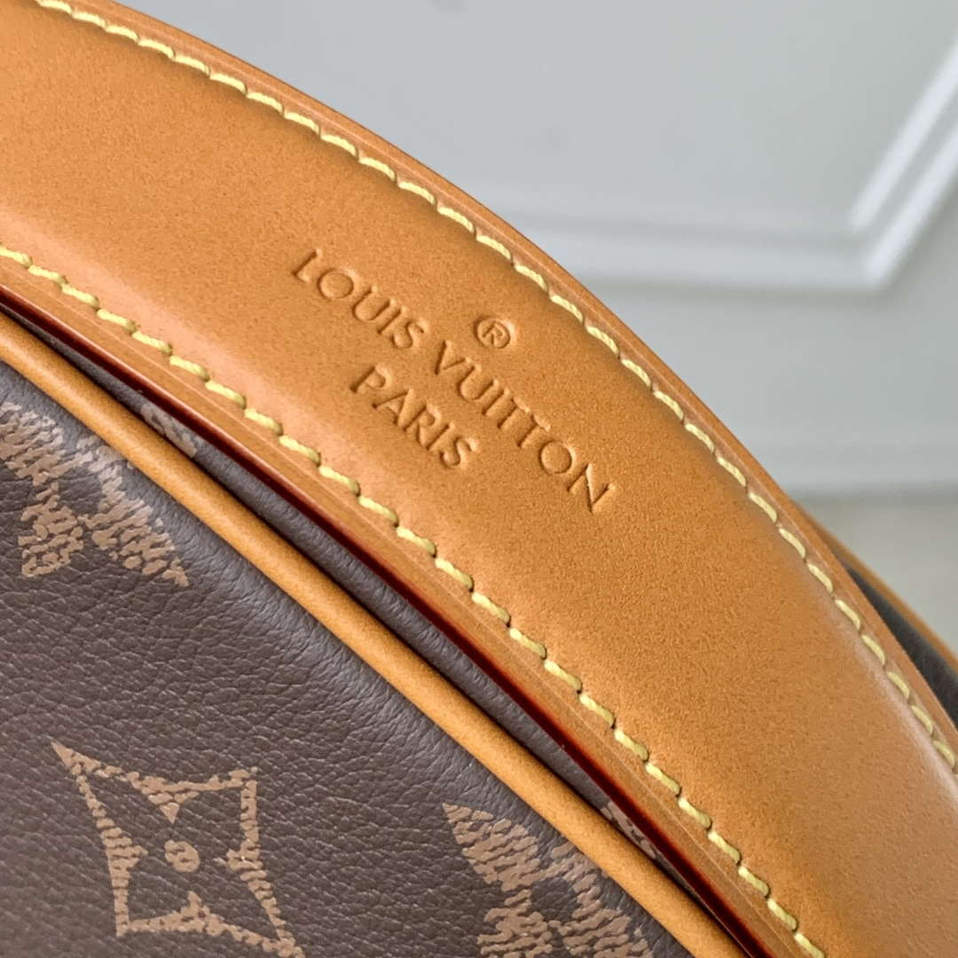 LV M14106 Louis Vuitton Danube Cross-body Bag Monogram