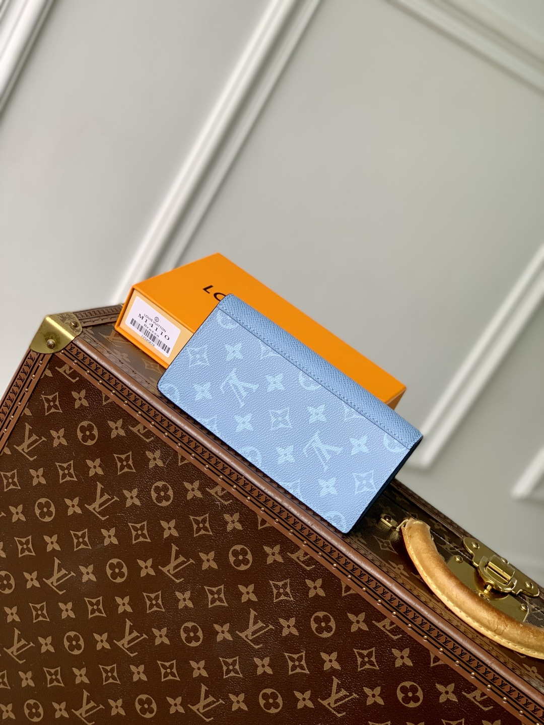 LV M14110 Louis Vuitton Brazza Wallet Taigarama Blue