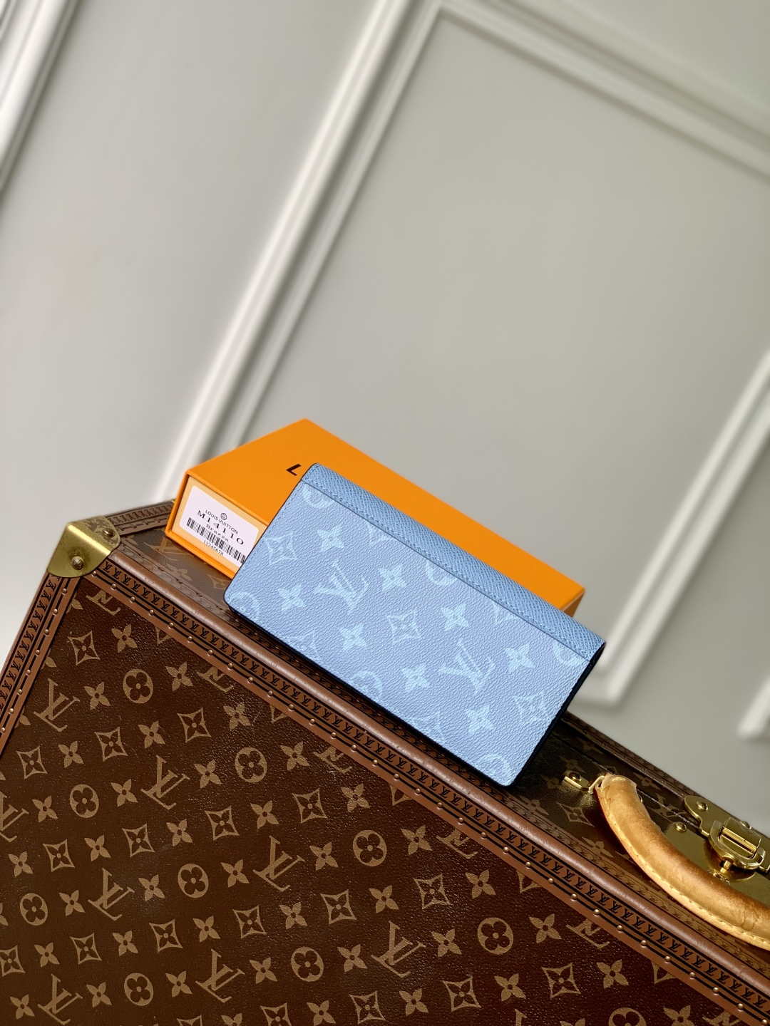 LV M14110 Louis Vuitton Brazza Wallet Taigarama Blue