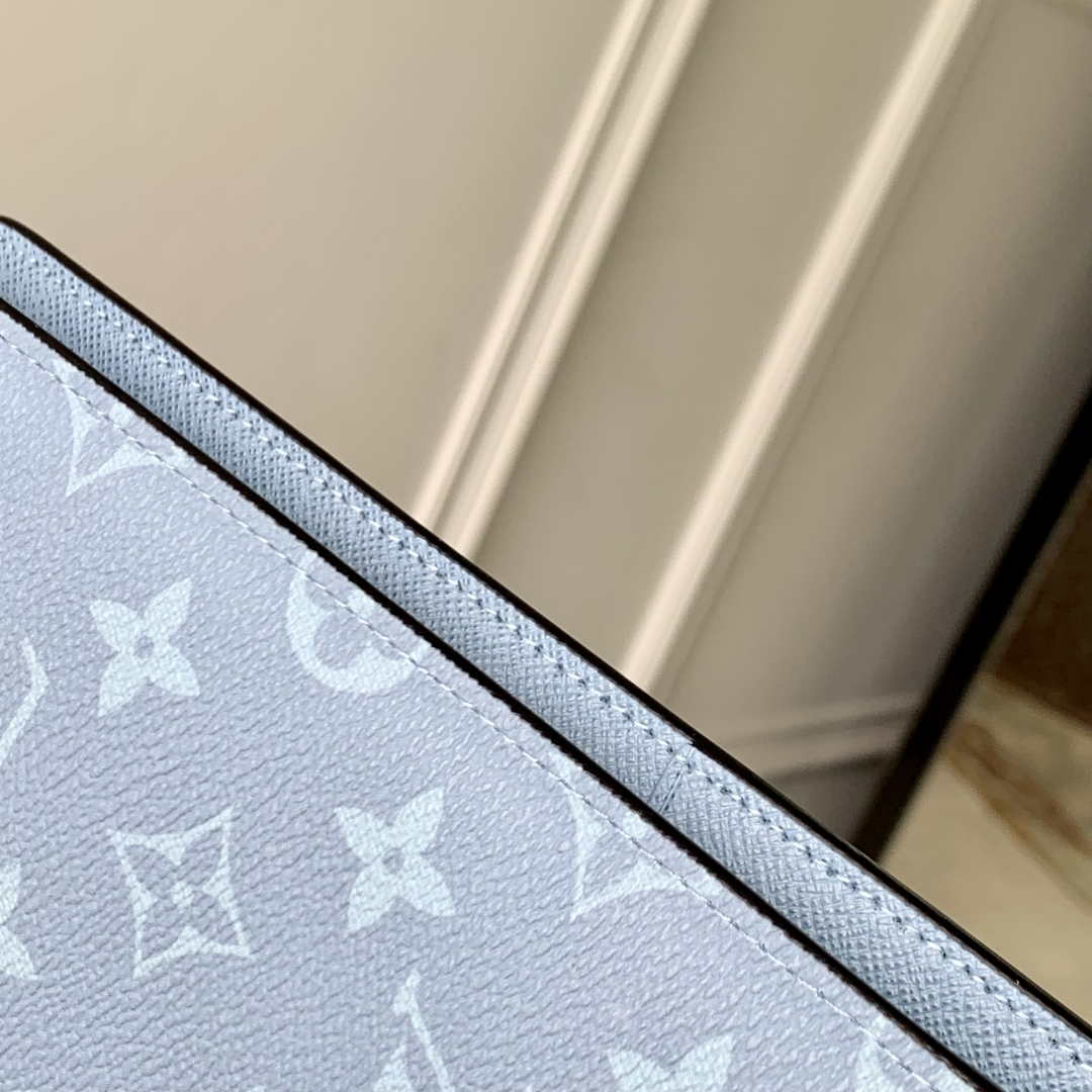 LV M14110 Louis Vuitton Brazza Wallet Taigarama Blue