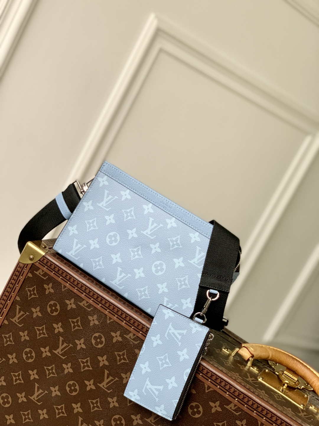 LV M14114 Louis Vuitton Gaston Wearable Wallet Sky Blue - Default Title - View 1