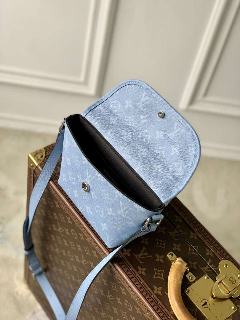 LV M14116 Louis Vuitton Pulse Wearable Wallet Sky Blue