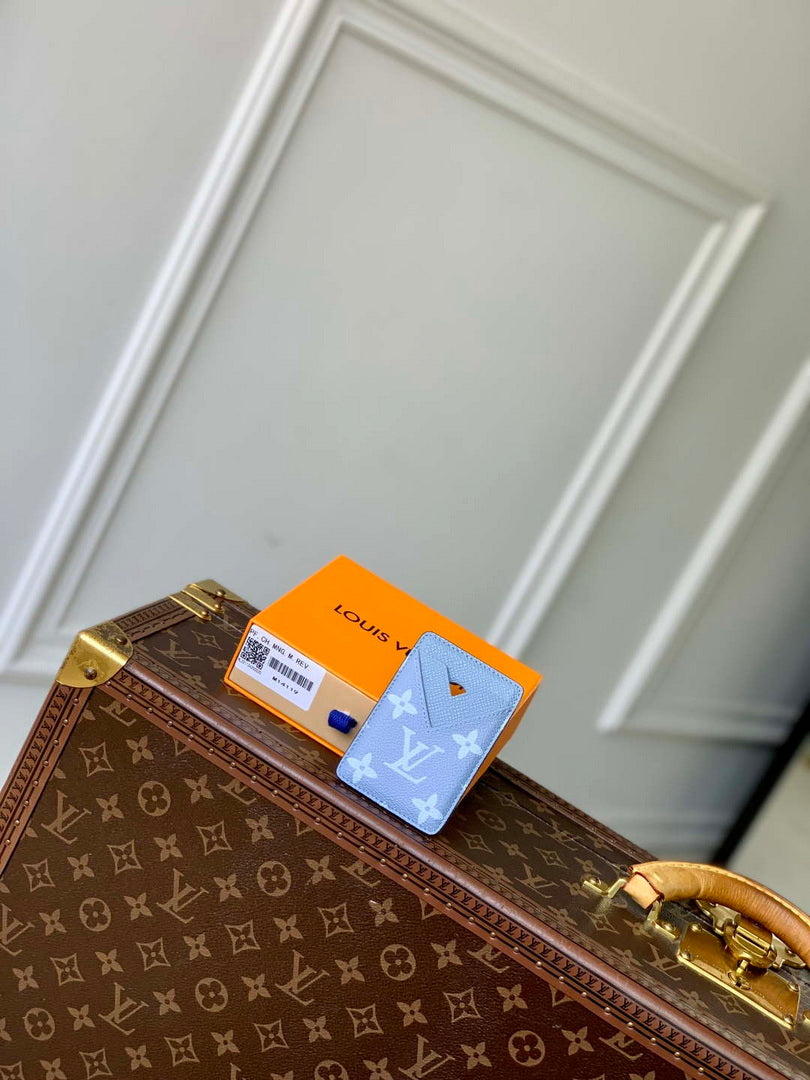 LV M14119 Louis Vuitton Porte-Cartes Magnet Sky Blue