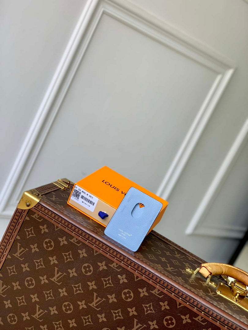 LV M14119 Louis Vuitton Porte-Cartes Magnet Sky Blue