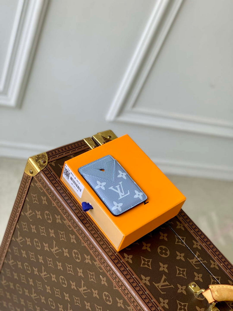 LV M14119 Louis Vuitton Porte-Cartes Magnet Sky Blue