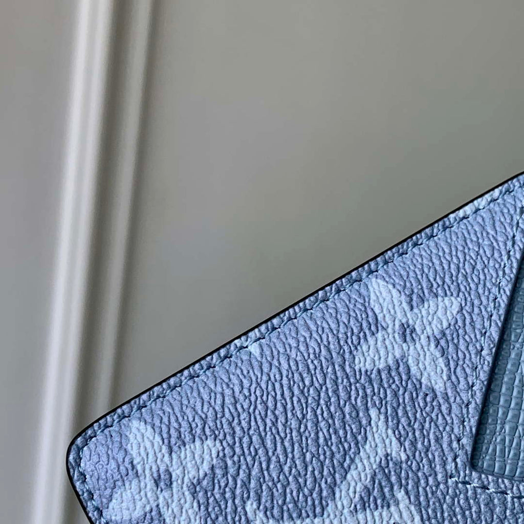 LV M14119 Louis Vuitton Porte-Cartes Magnet Sky Blue