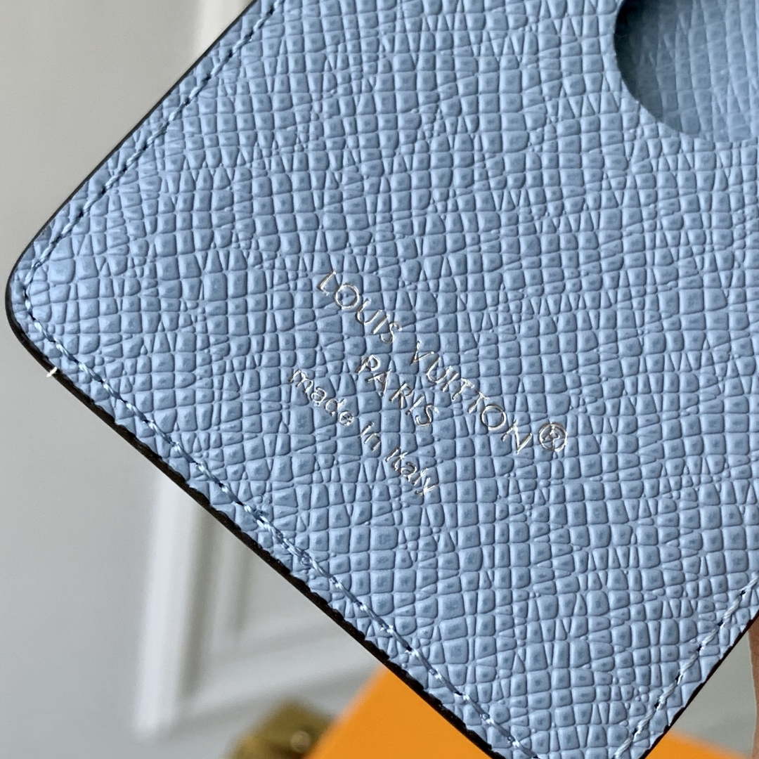 LV M14119 Louis Vuitton Porte-Cartes Magnet Sky Blue