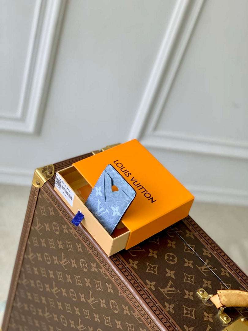 LV M14119 Louis Vuitton Porte-Cartes Magnet Sky Blue