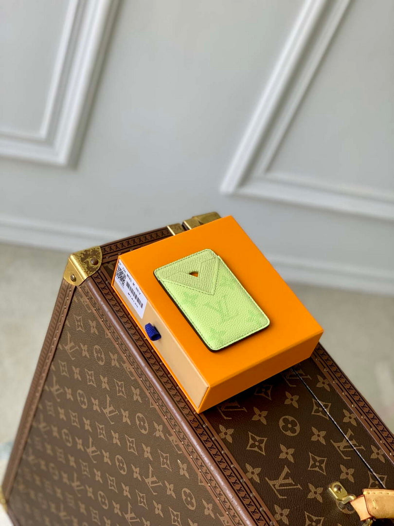 LV M14120 Louis Vuitton Porte-Cartes Magnet Lemon Yellow