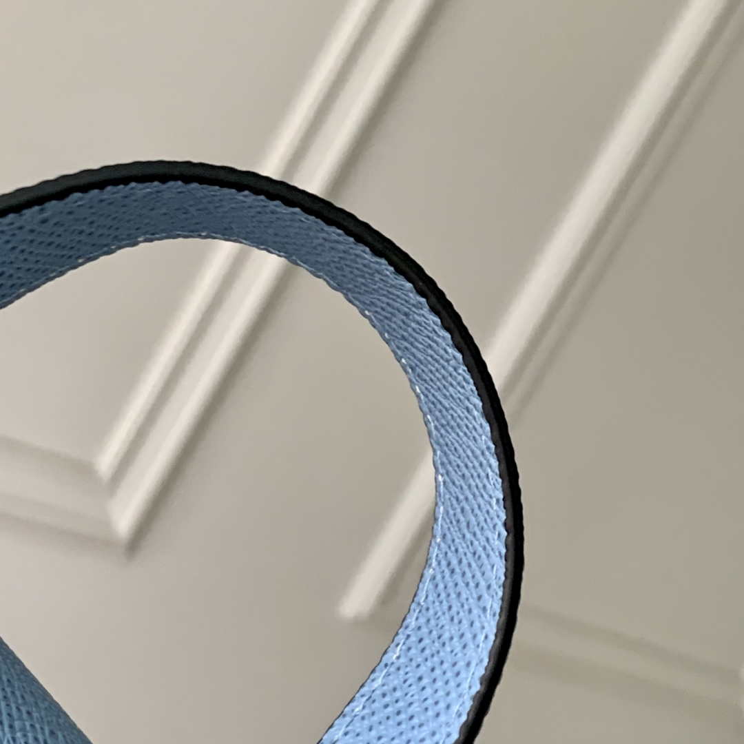 LV M14125 Louis Vuitton Dopp Kit Taigarama Blue