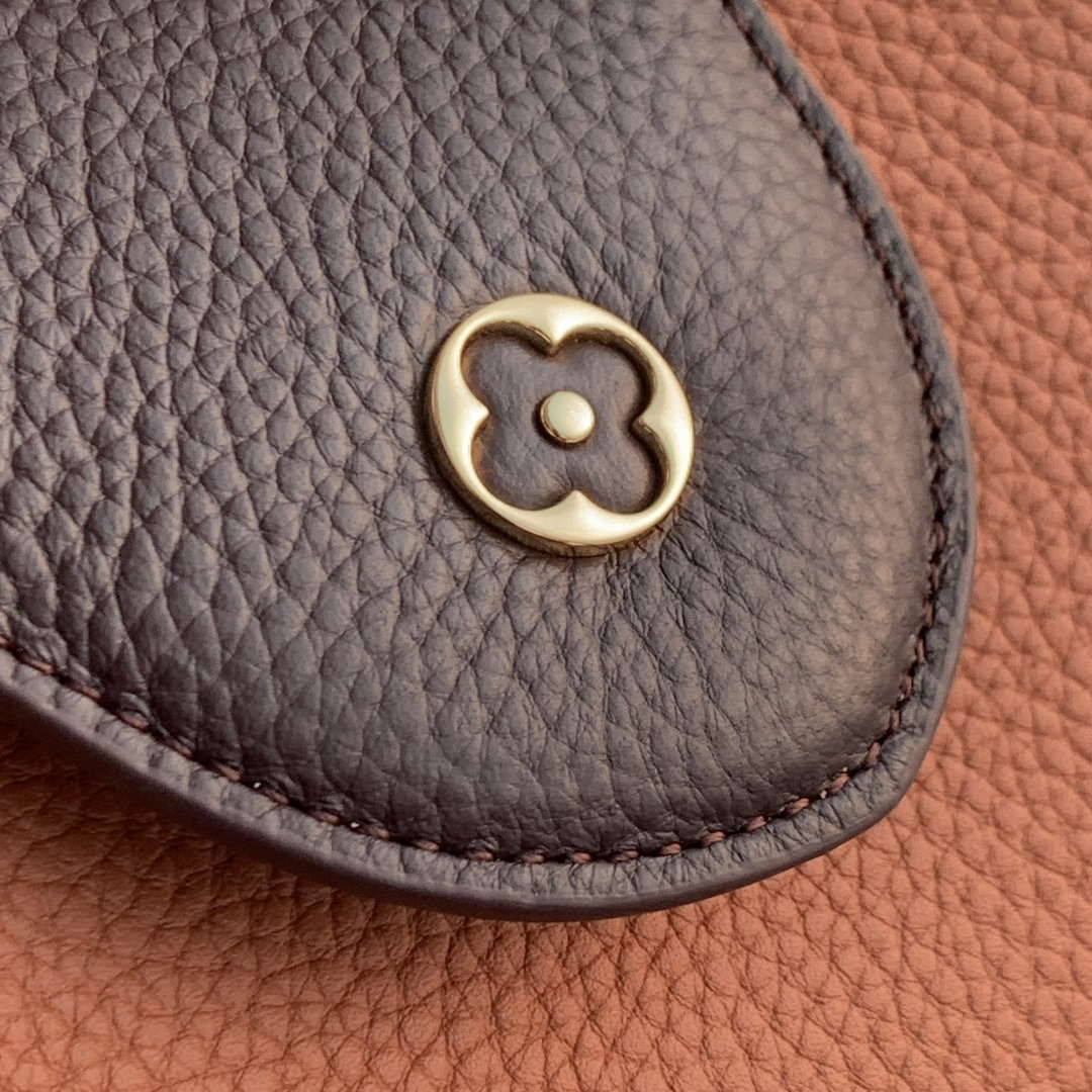 LV M14176 Louis Vuitton Capucines MM Bag Taurillon leather Brown - Default Title - View 5