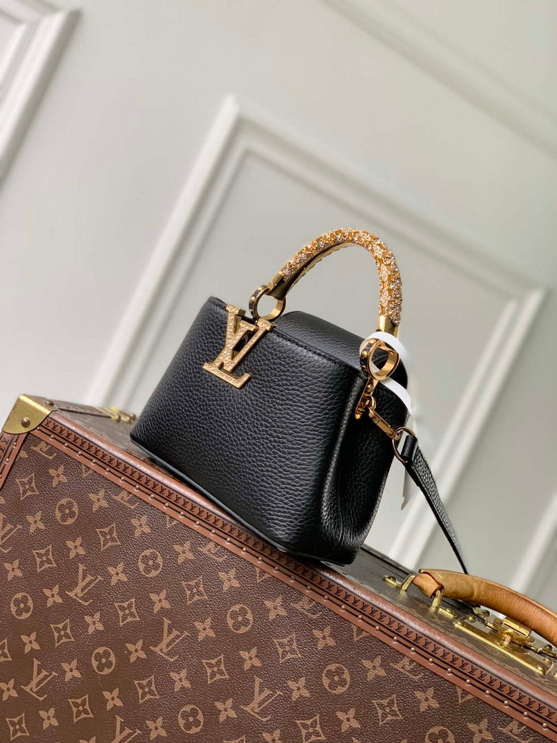 LV M14177 Louis Vuitton Capucines Mini Bag Black