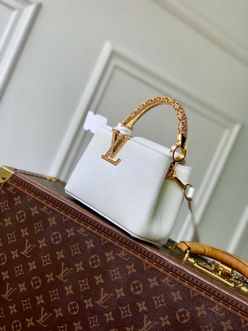 LV M14177 Louis Vuitton Capucines Mini Bag White