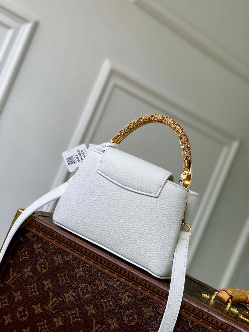 LV M14177 Louis Vuitton Capucines Mini Bag White
