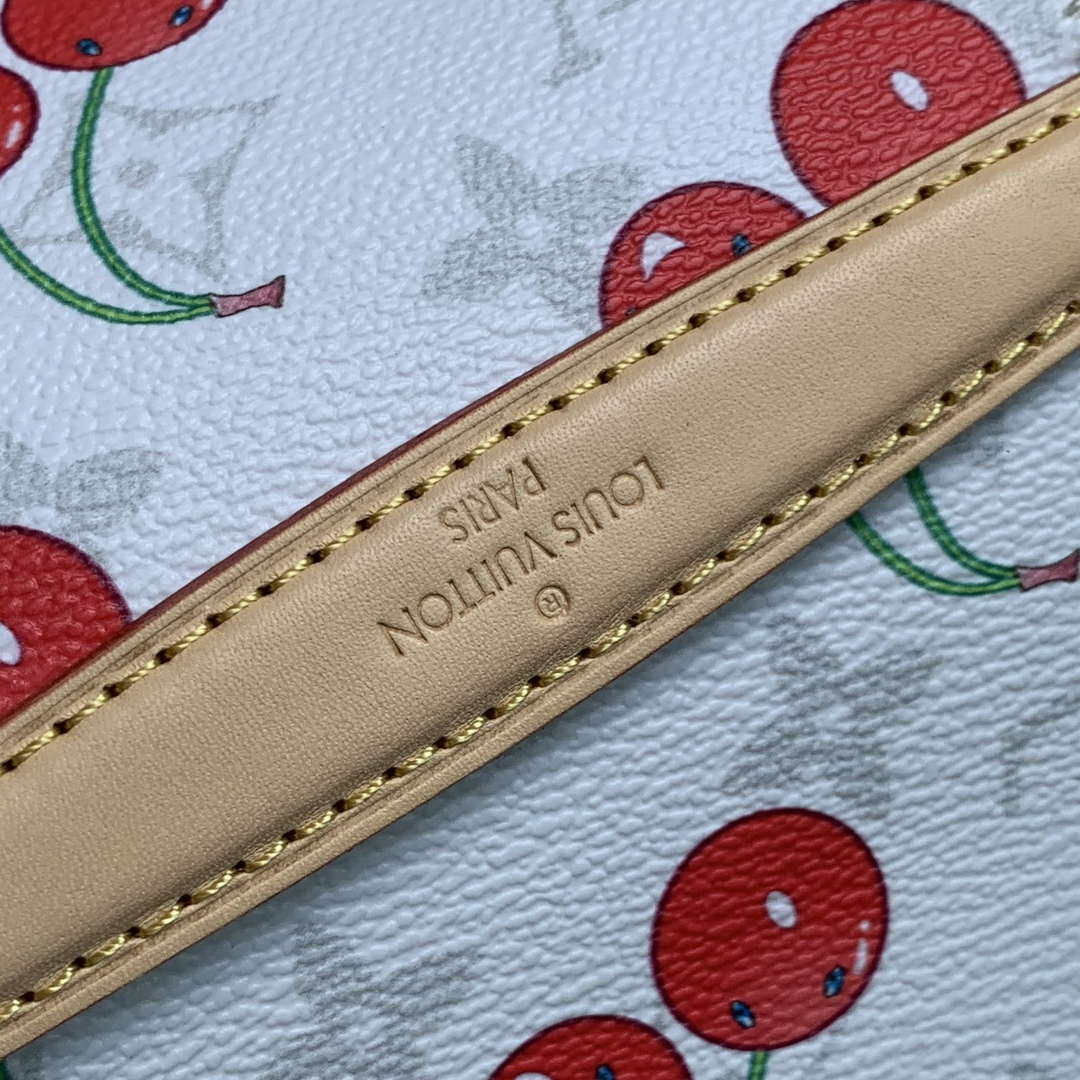 LV M14231 Louis Vuitton LV x TM Pochette M¨¦tis East West