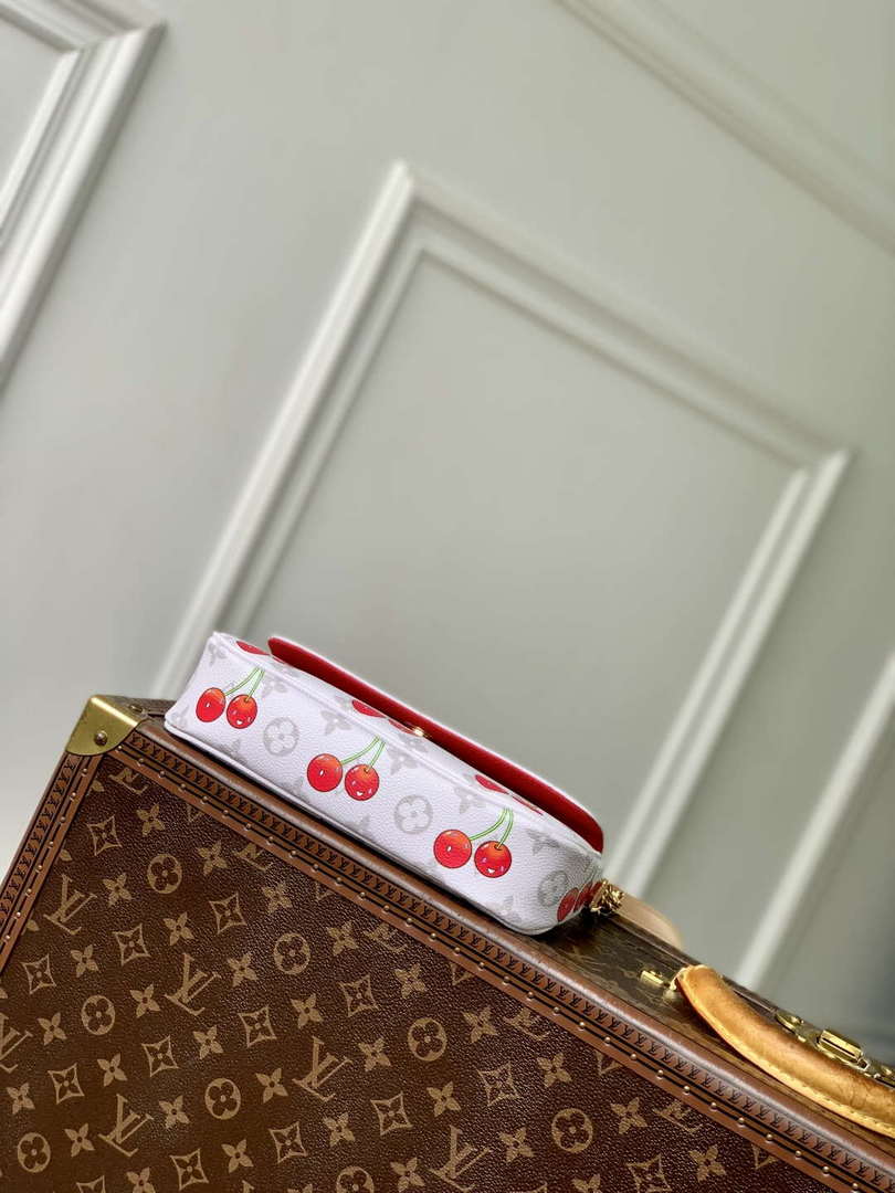 LV M14239 Louis Vuitton LV x TM Wallet On Chain Ivy Bag - Default Title - View 4