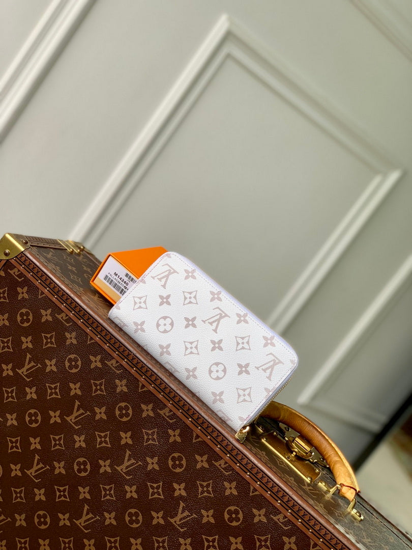 LV M14240 Louis Vuitton LV x TM Zippy Wallet
