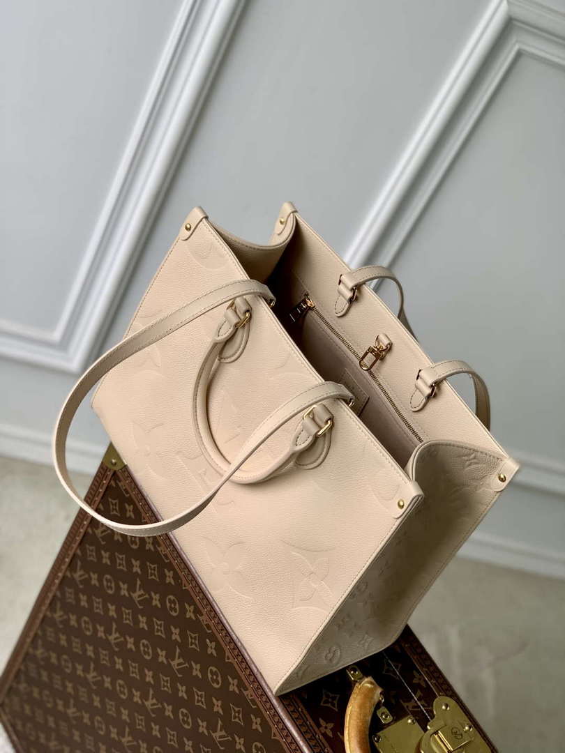 LV M14255 Louis Vuitton OnTheGo MM Bag Sand