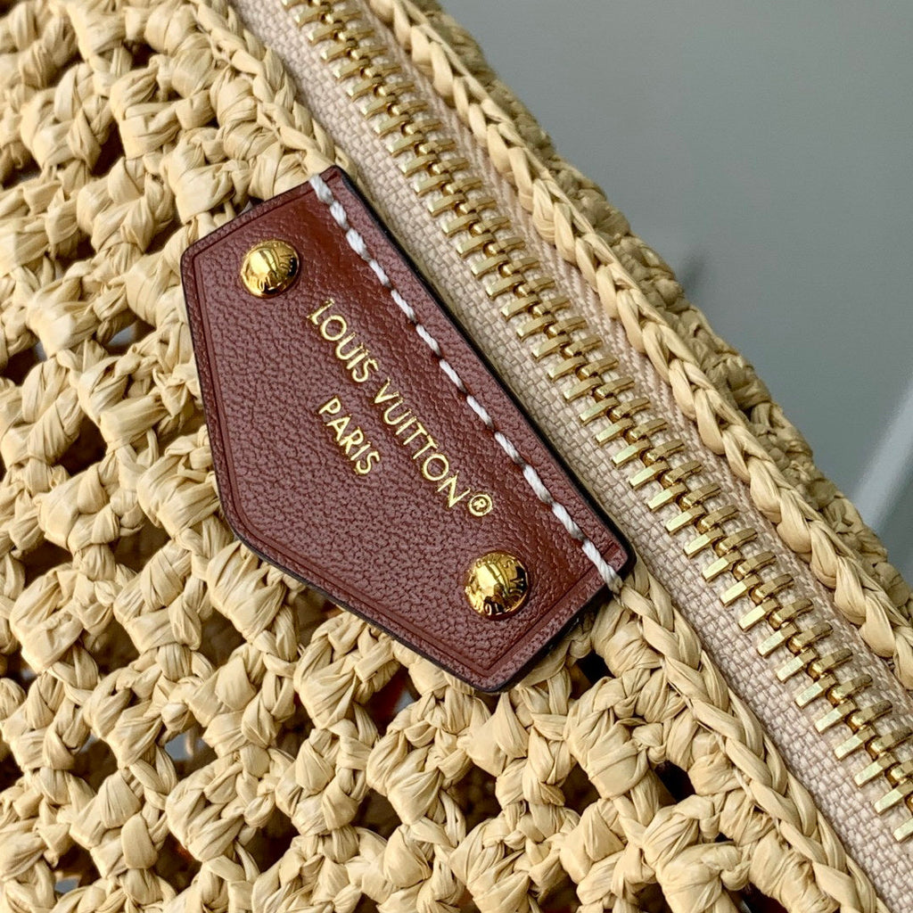 LV M14304 Louis Vuitton Hills Pochette Bag Natural Tan