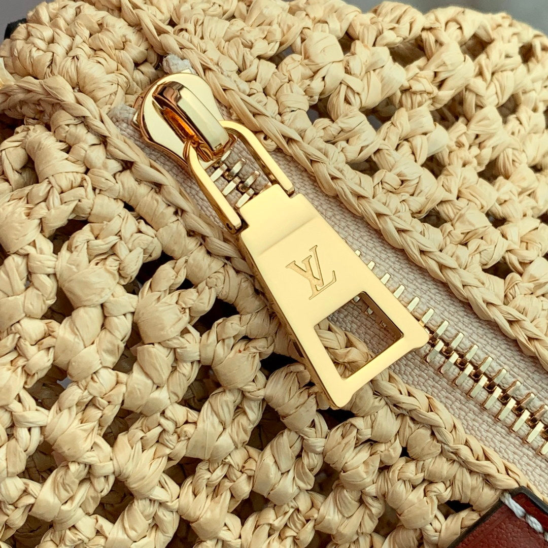 LV M14304 Louis Vuitton Hills Pochette Bag Natural Tan