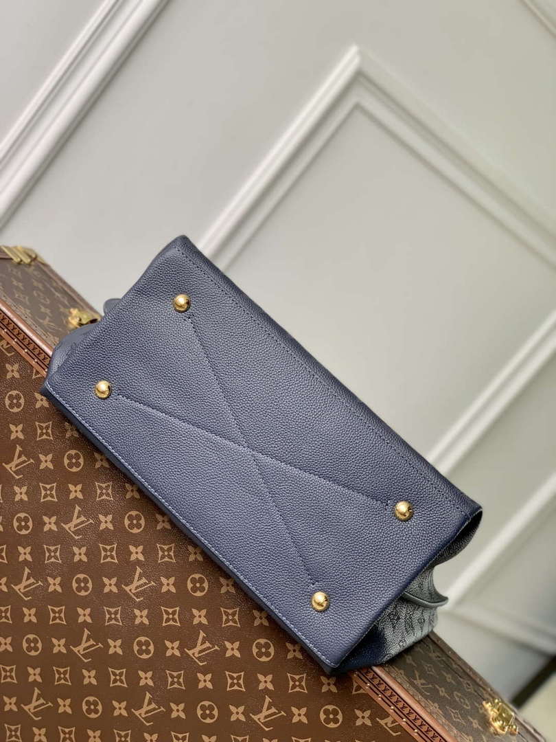 LV M14310 Louis Vuitton Carmel Mahina calfskin Handbag Navy blue - Default Title - View 4
