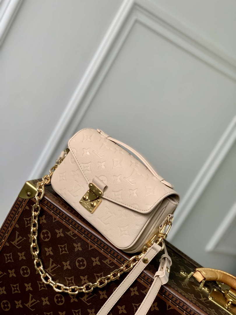 LV M14322 Louis Vuitton Pochette M¨¦tis East West Bag Sand