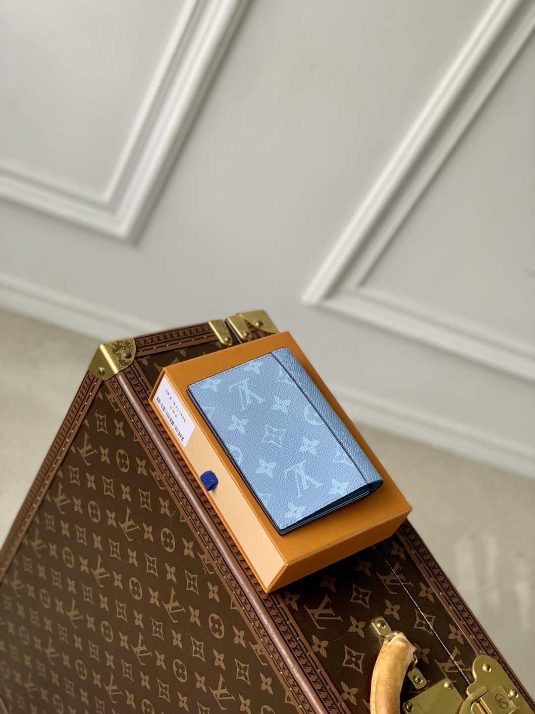 LV M14358 Louis Vuitton Passport Cover Taigarama Blue - Default Title - View 3