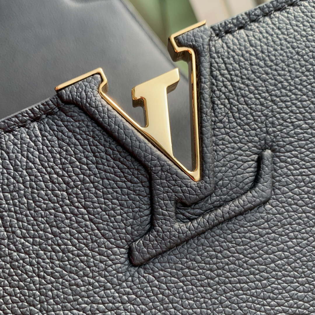 LV M14370 Louis Vuitton Capucines MM Souple Bag Black